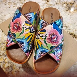 Johnny Was Leather Floral Sandals Size 8 NWT.